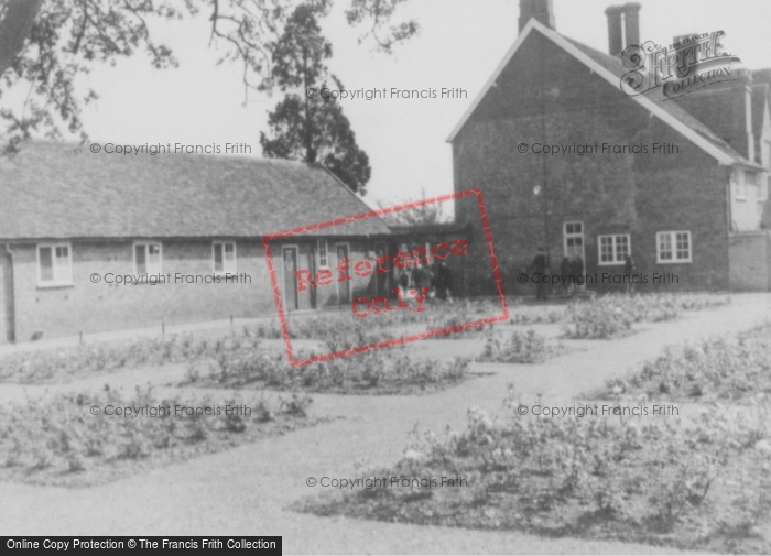 Photo of Whipsnade, Hall Farm Gardens c.1960