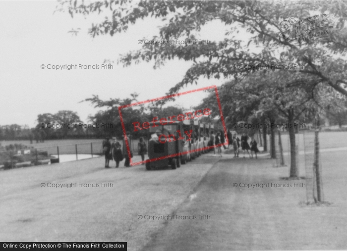 Photo of Whipsnade, Zoo, Central Avenue c.1960