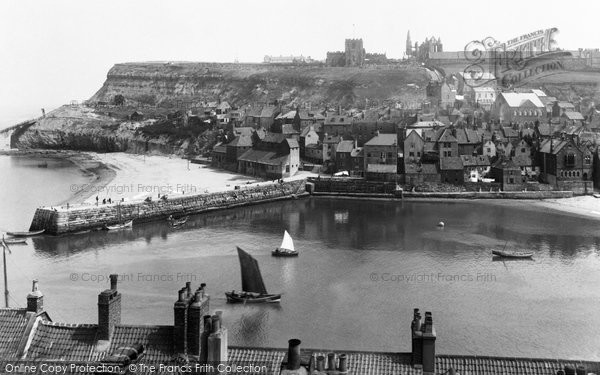 Photo of Whitby, East Cliff 1913