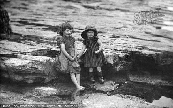 Photo of Whitby, Jane ('ginny') And Robert Peart 1891