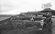 The Cliff Tops 1923, Whitby