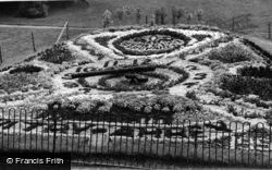 The Floral Clock, Pannett Park c.1955, Whitby