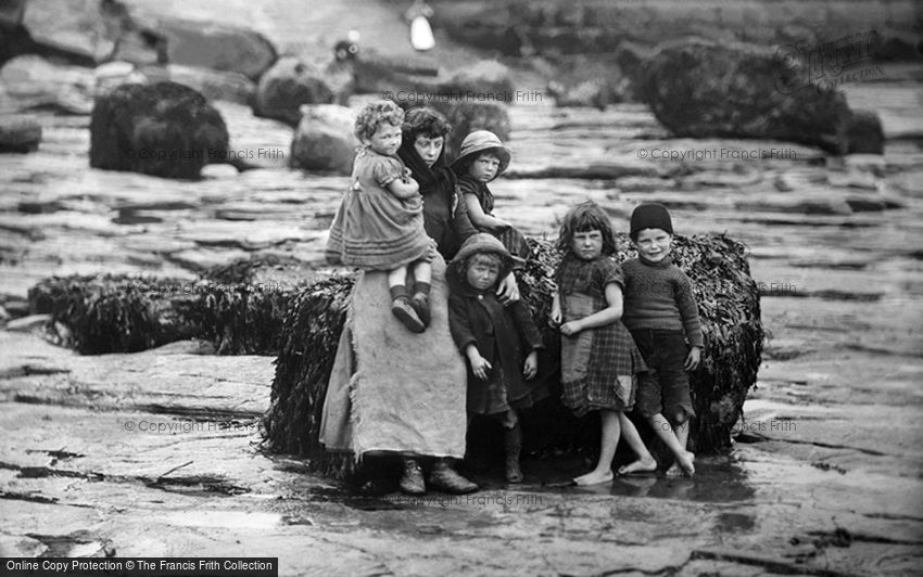 Whitby, the Peart Children 1891
