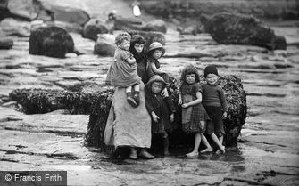Whitby, the Peart Children 1891