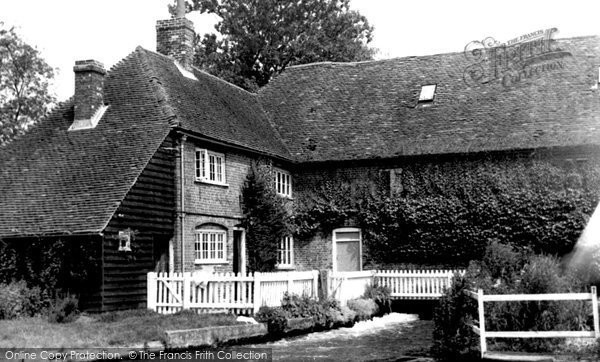 Photo of Whitchurch, Mr Robertson Justice's House c.1955
