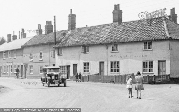 Wickham Market, Children waliking in the Street1929 Photo of Wickham Market, Children Waliking In The Street1929