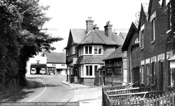 Photo of Wickham, Star Inn Corner 1951