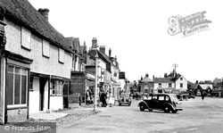 The Square 1951, Wickham
