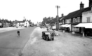 The Square 1957, Wickham