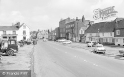 The Square 1964, Wickham