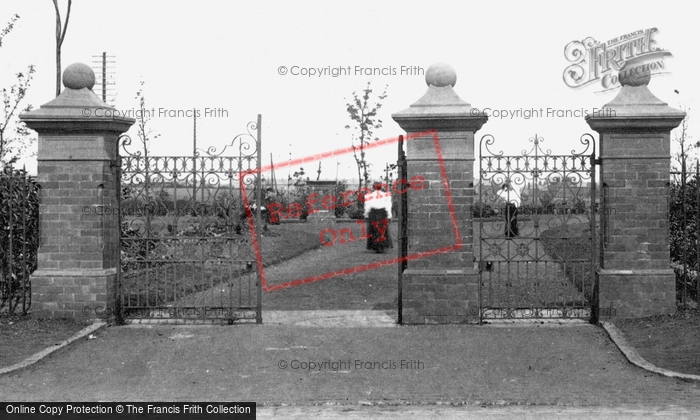 Photo of Widnes, Park Entrance 1900