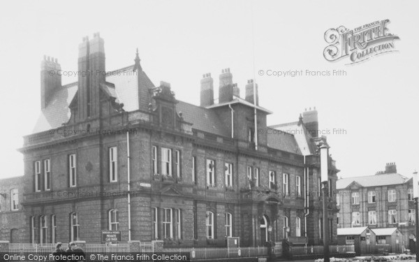 Photo of Widnes, Town Hall c.1960