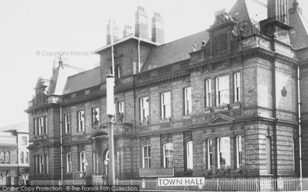 Photo of Widnes, Town Hall c.1960