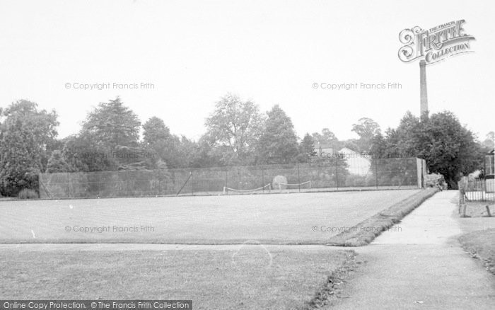 Photo of Wigston, Bowling Green, Peace Memorial Park c.1955