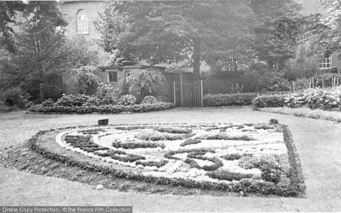 Photo of Wigston, Floral Garden, Peace Memorial Park c.1955