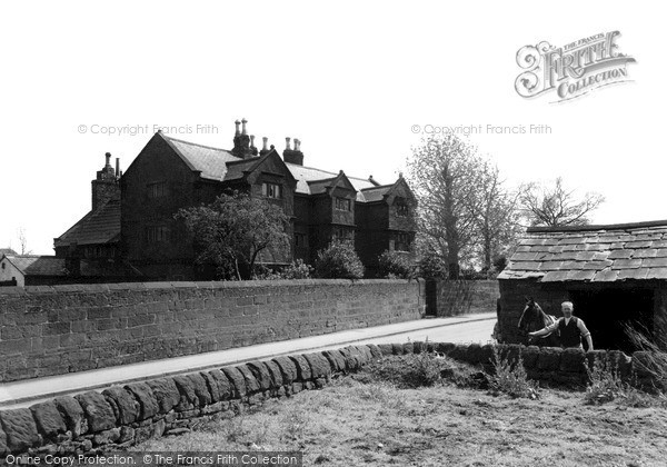 Photo of Willaston, The Old Hall And Smithy c.1940