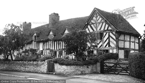 Wilmcote, Mary Arden's House (Now Palmer's Farm)  c.1955
