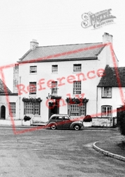 The Swan Guest House c.1955, Wilmcote