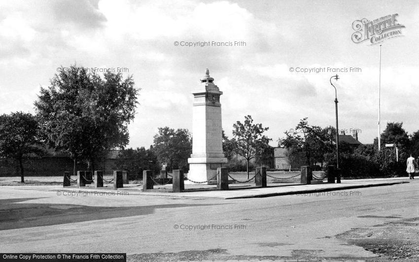 Wilmslow, the War Memorial c1955