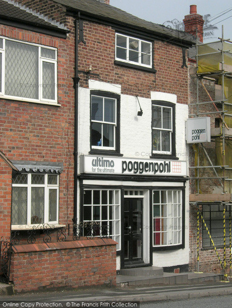 Photo of Wilmslow, Weavers Cottage, Manchester Road 2005