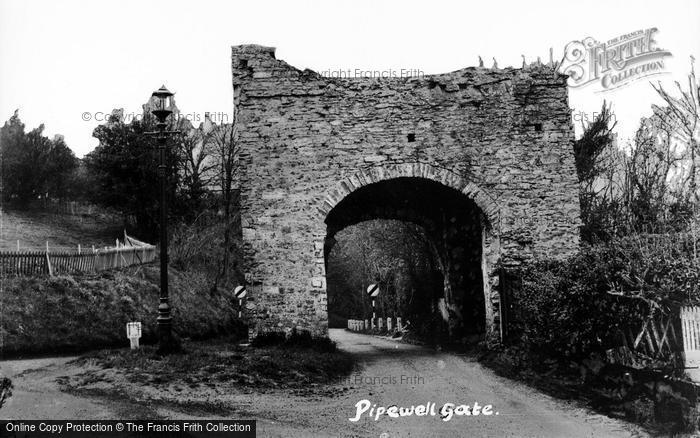 Photo of Winchelsea, Pipewell Gate c.1950