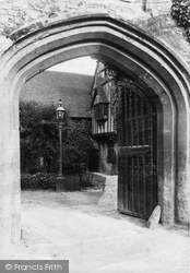 Close Gate 1906, Winchester