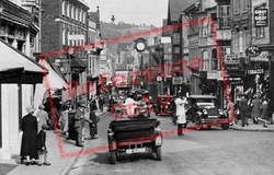 Directing Traffic, High Street 1928, Winchester