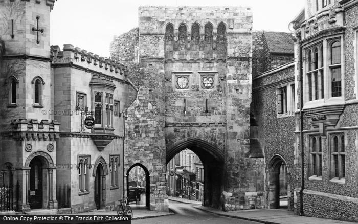 Photo of Winchester, Old Gateway c.1935