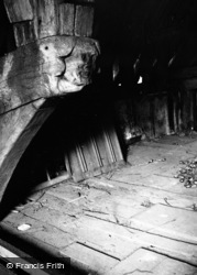 Pilgrims' Hall, Carved Face On Beam c.1950, Winchester