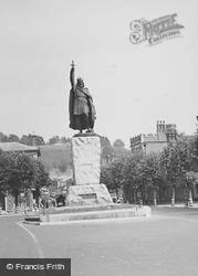 Statue Of King Alfred c.1950, Winchester