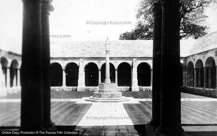 Photo of Winchester, The College War Memorial c.1920