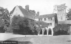 The Deanery 1906, Winchester