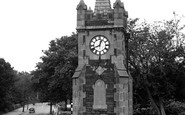 Windermere, the Baddeley Clock c1955