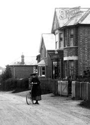 Lady Cyclist 1909, Windlesham