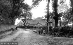 School Lane 1909, Windlesham