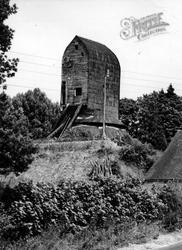 The Windmill c.1955, Windmill Hill