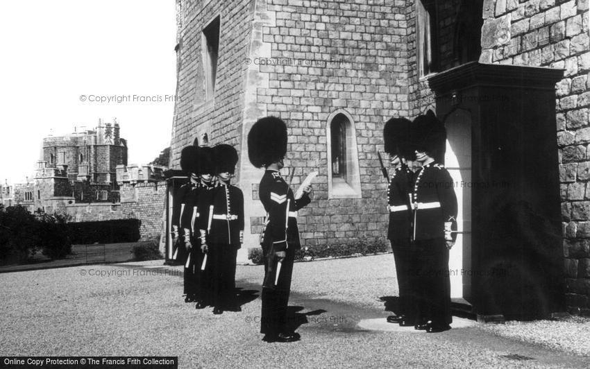 Windsor, Castle, Changing of the Guard c1960