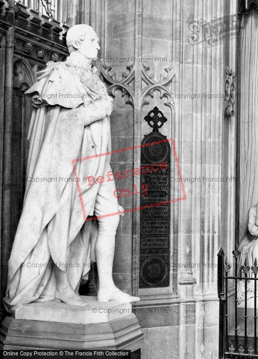 Photo of Windsor, Castle, St George's Chapel, Statue 1895