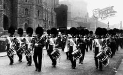 Guardsmen, Castle Hill 1937, Windsor