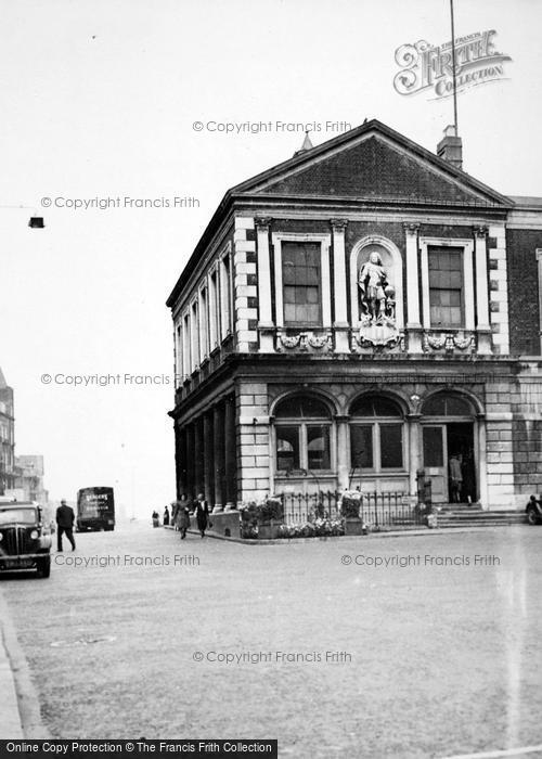 Photo of Windsor, Guildhall c.1950