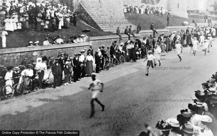 Photo of Windsor, Olympic Marathon 1908