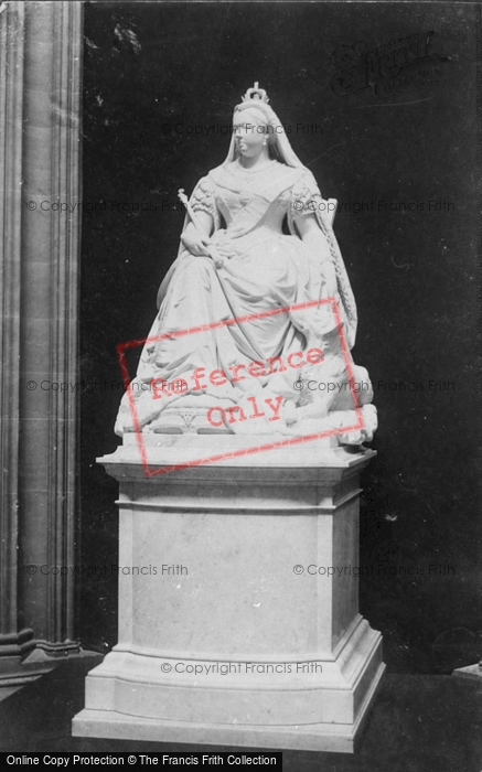 Photo of Windsor, Queen Victoria's Statue 1895