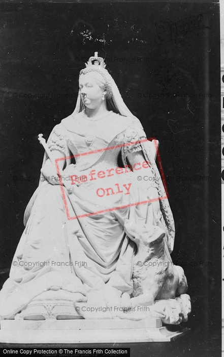 Photo of Windsor, Queen Victoria's Statue 1895