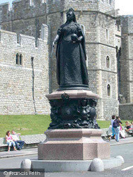 Queen Victoria Statue 2004, Windsor
