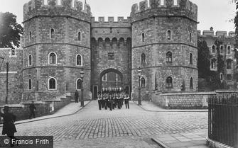Windsor, the Castle, Henry VIII Gate 1914