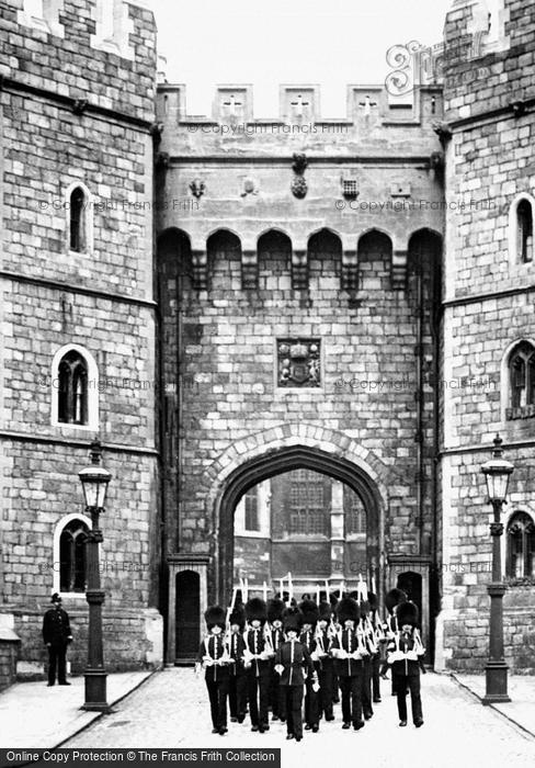 Photo of Windsor, The Castle, Henry VIII Gate 1914