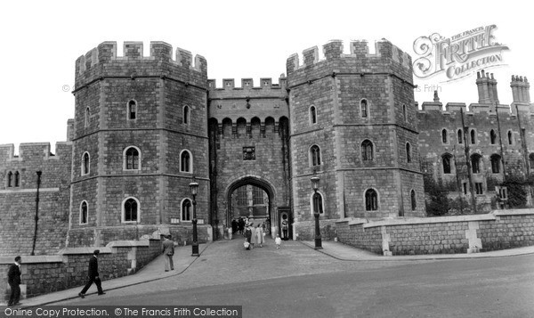 Photo of Windsor, The Castle, Henry VIII Gateway c.1960