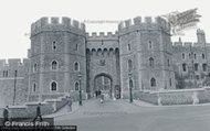 The Castle, Henry VIII Gateway c.1960, Windsor