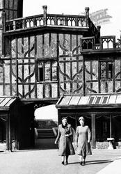 The Castle, Horseshoe Cloister c.1950, Windsor