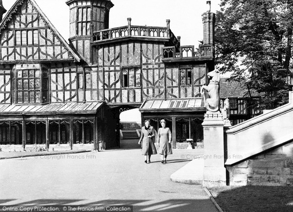 Windsor, the Castle, Horseshoe Cloister c1955 Photo of Windsor, The Castle, Horseshoe Cloister c.1955